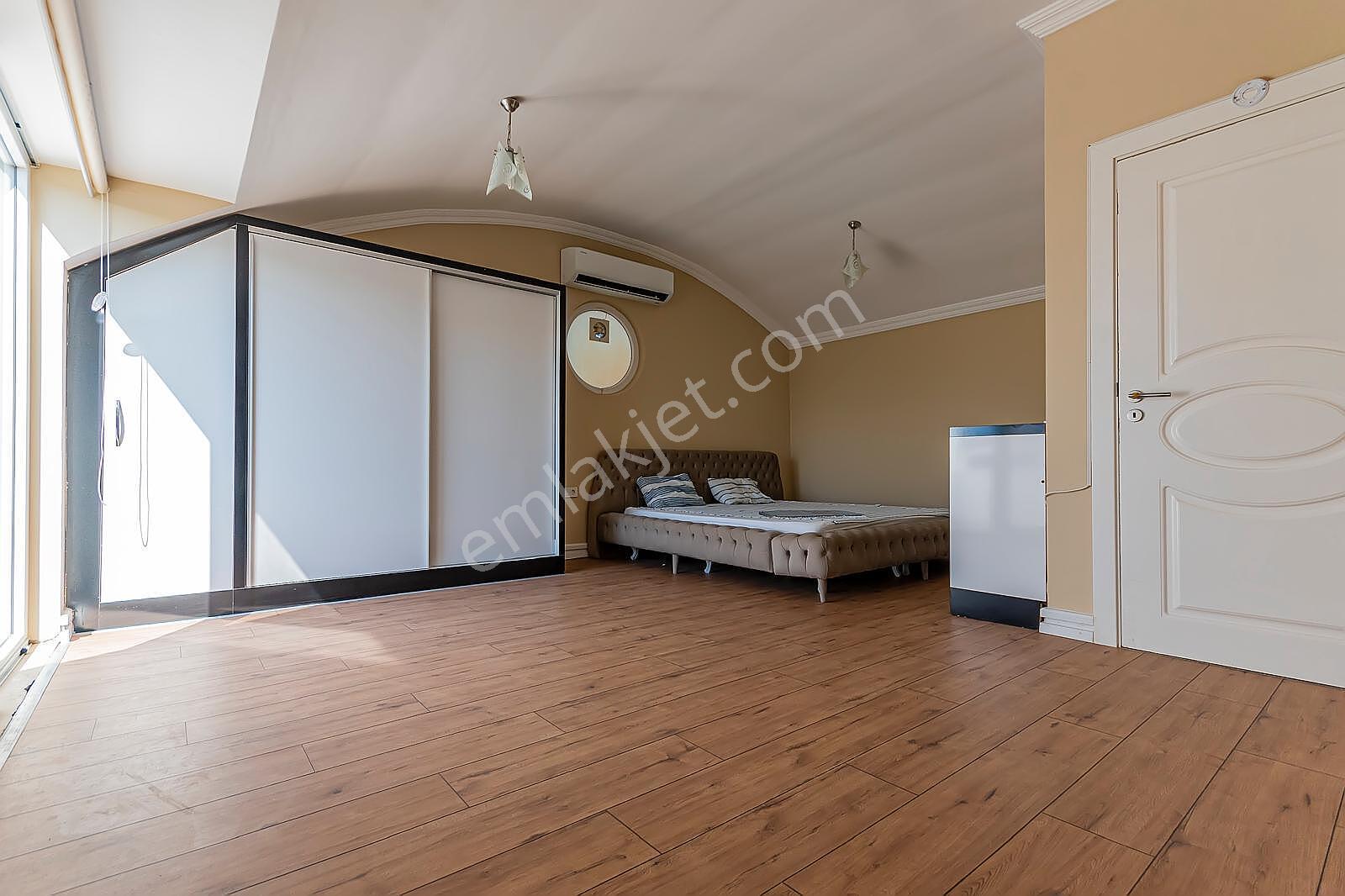 Antalya Kadriye’de Golf Sahasına Yakın Sitede Eşyalı 4+1 Villa - Görsel 26