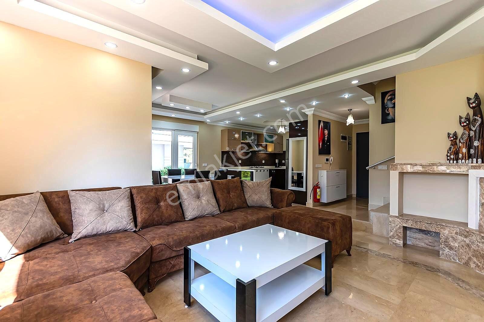 Antalya Kadriye’de Golf Sahasına Yakın Sitede Eşyalı 4+1 Villa - Görsel 15