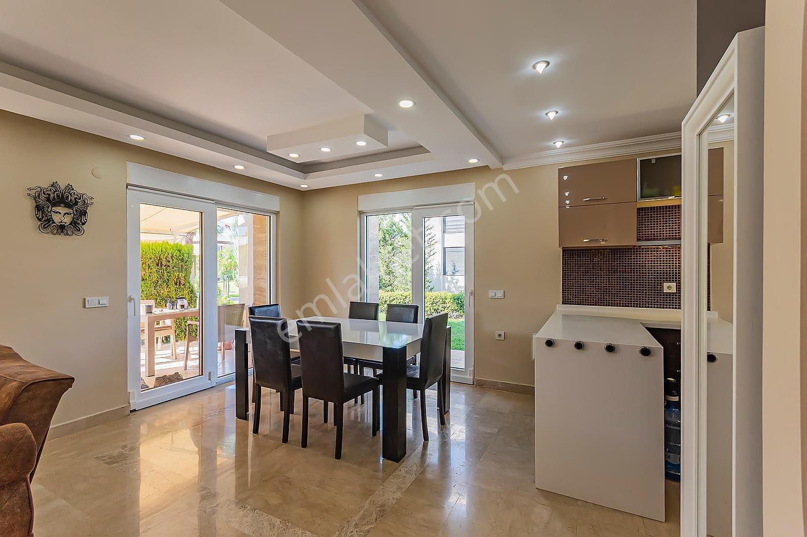 Antalya Kadriye’de Golf Sahasına Yakın Sitede Eşyalı 4+1 Villa - Görsel 17