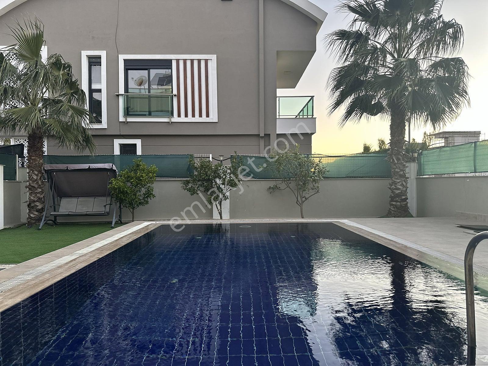 Antalya Kadriye’de Nitelikli Donanıma Sahip Müstakil Villa - Görsel 3