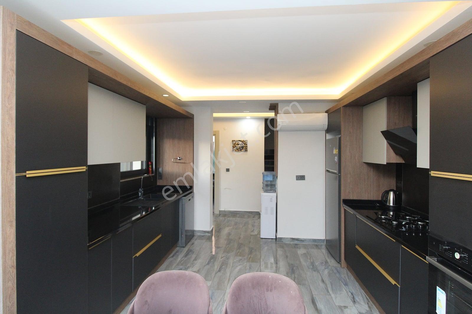 Antalya Kadriye’de Nitelikli Donanıma Sahip Müstakil Villa - Görsel 13