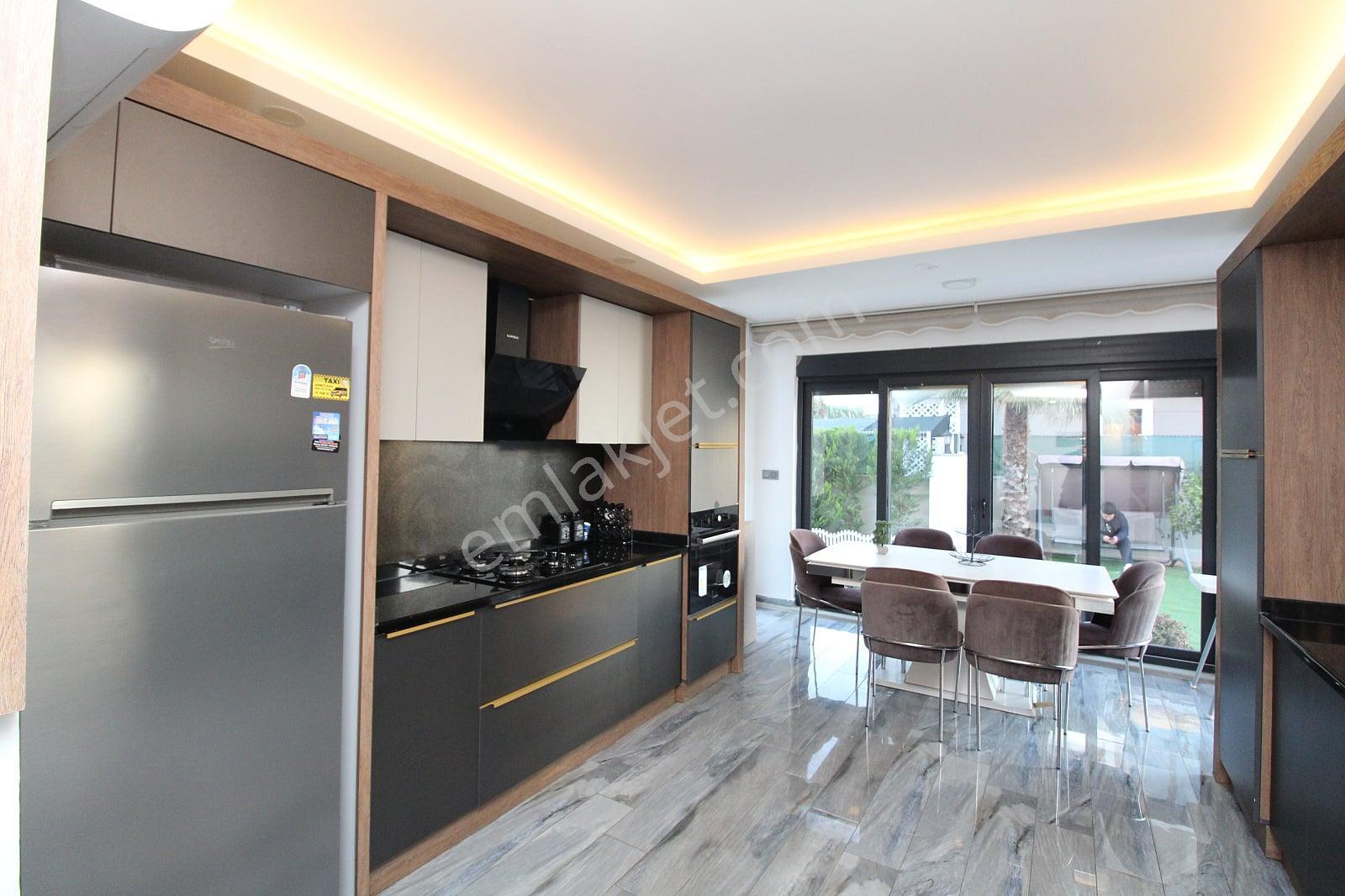 Antalya Kadriye’de Nitelikli Donanıma Sahip Müstakil Villa - Görsel 25