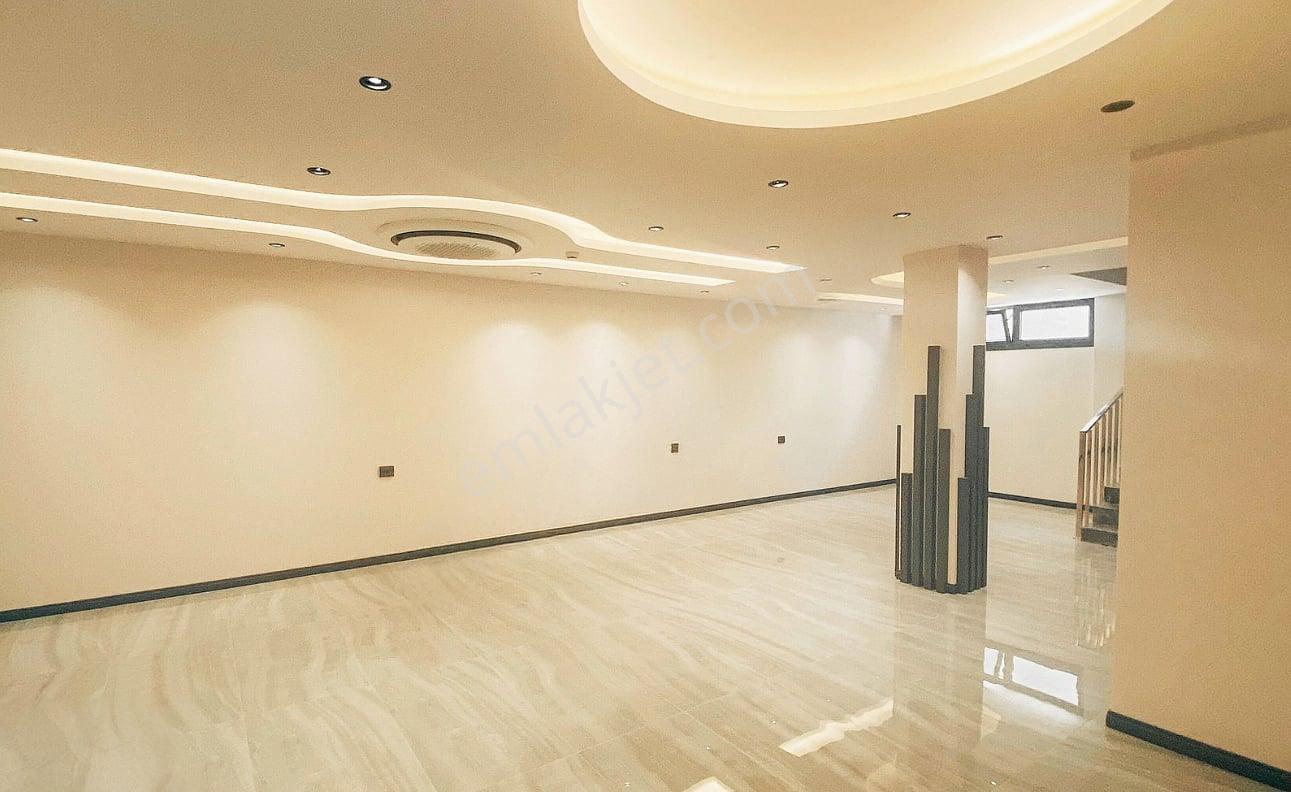 İzmir Foça'da Geniş Arsalı Havuzlu Şık Müstakil Villa - Görsel 27