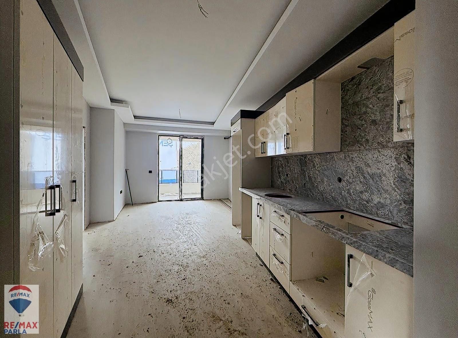 Deniz & Doğa Manzaralı Özel Tasarımlı Ara Kat 1+1 Fırsat Daire - Görsel 2