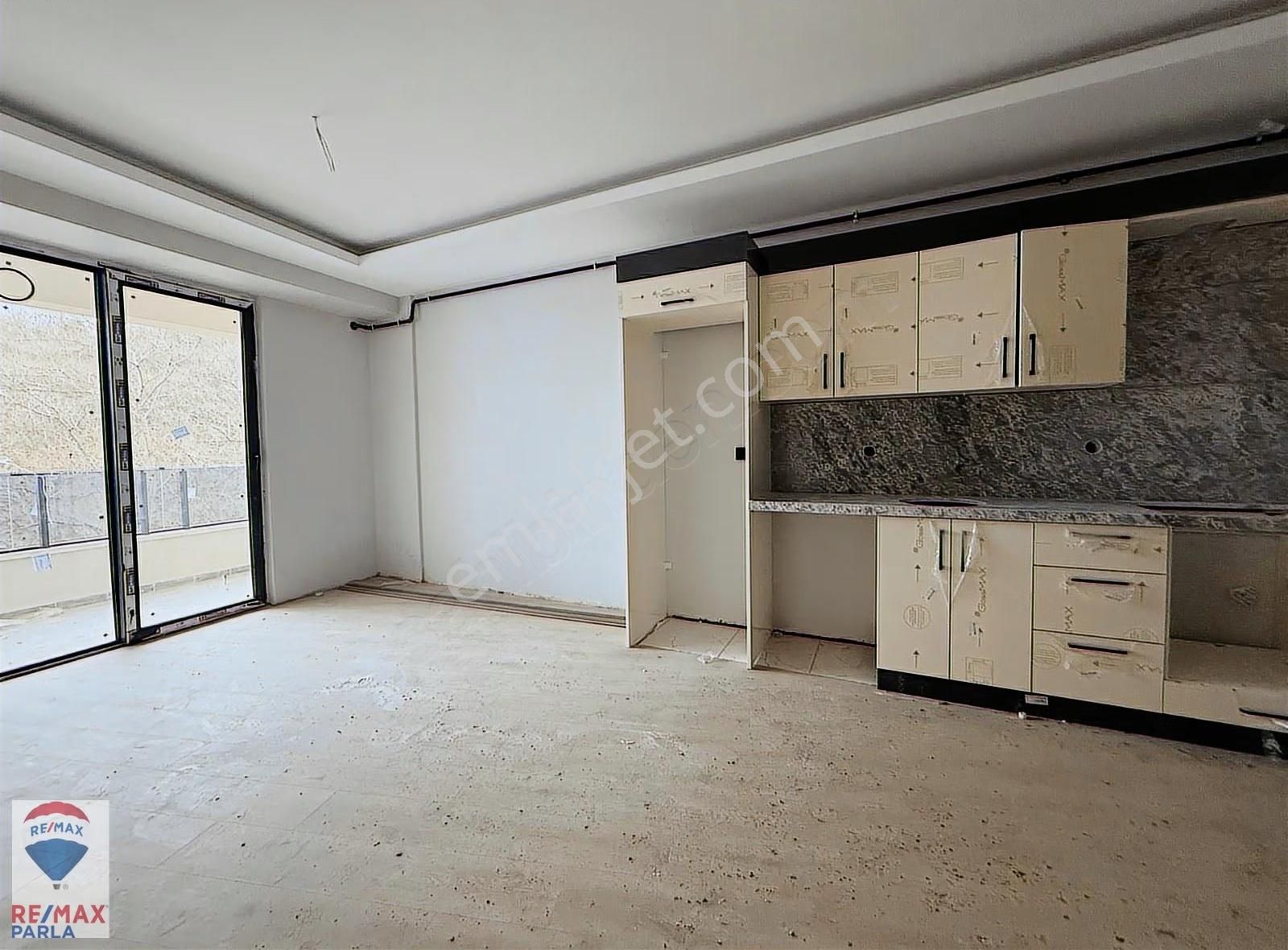 Deniz & Doğa Manzaralı Özel Tasarımlı Ara Kat 1+1 Fırsat Daire - Görsel 4