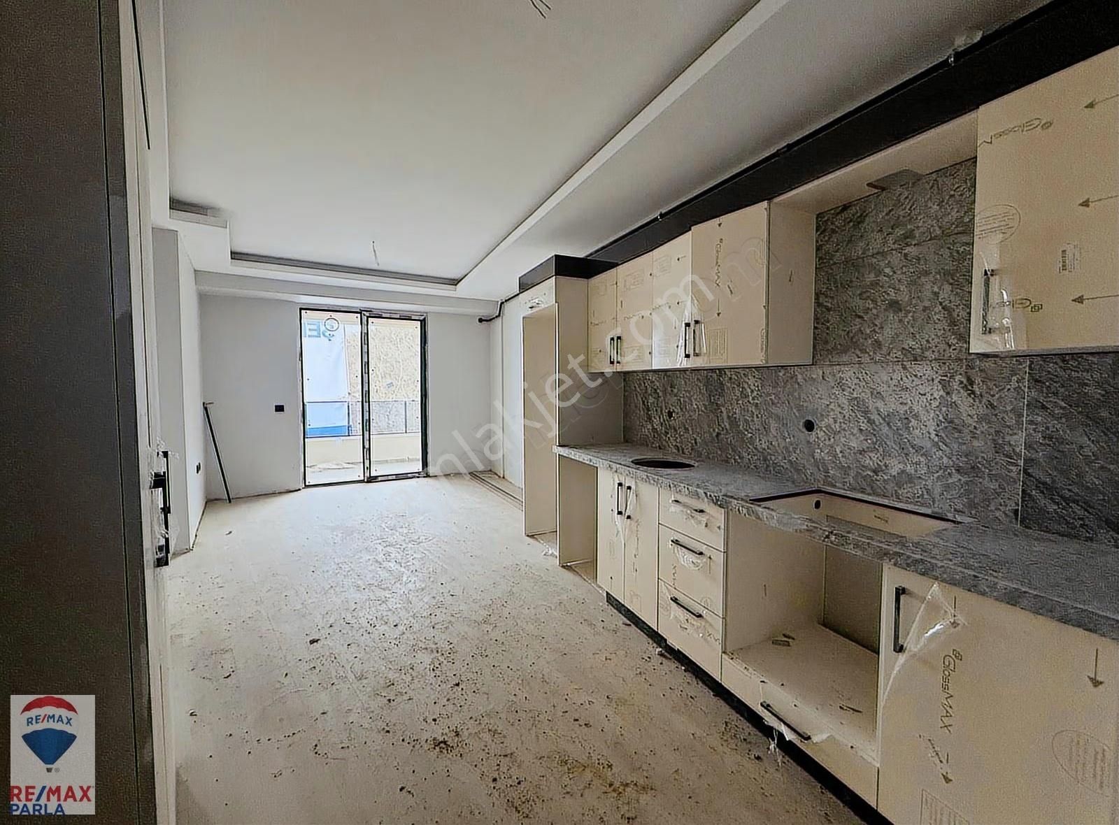 Deniz & Doğa Manzaralı Özel Tasarımlı Ara Kat 1+1 Fırsat Daire - Görsel 5