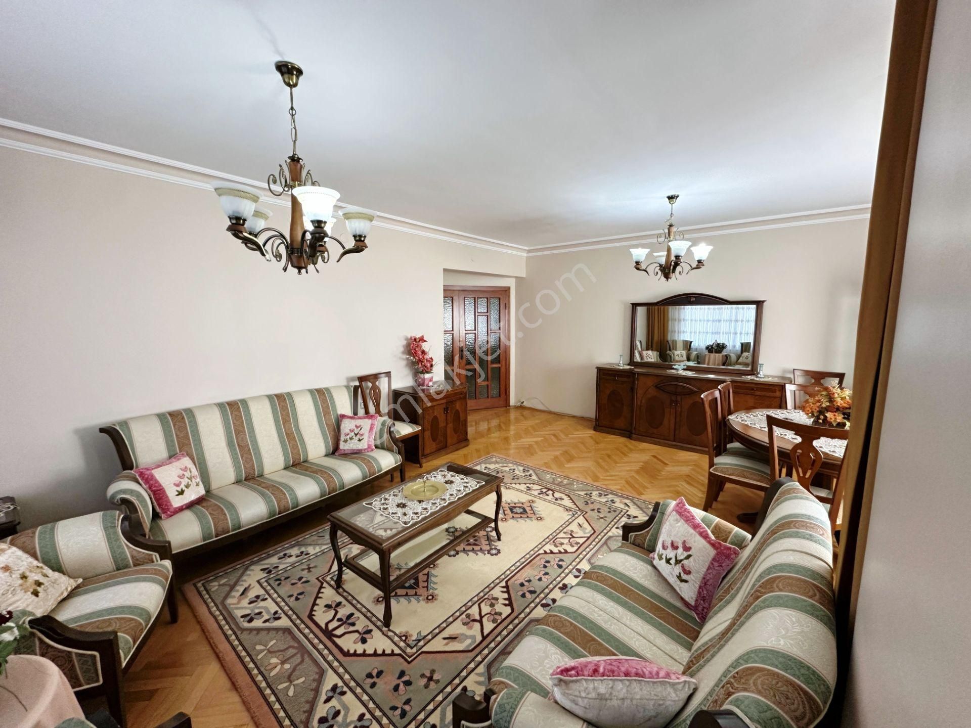 Barış Yolu'na Yakın Ankara Manzaralı Eşyalı 3+1 Geniş Daire - Görsel 10