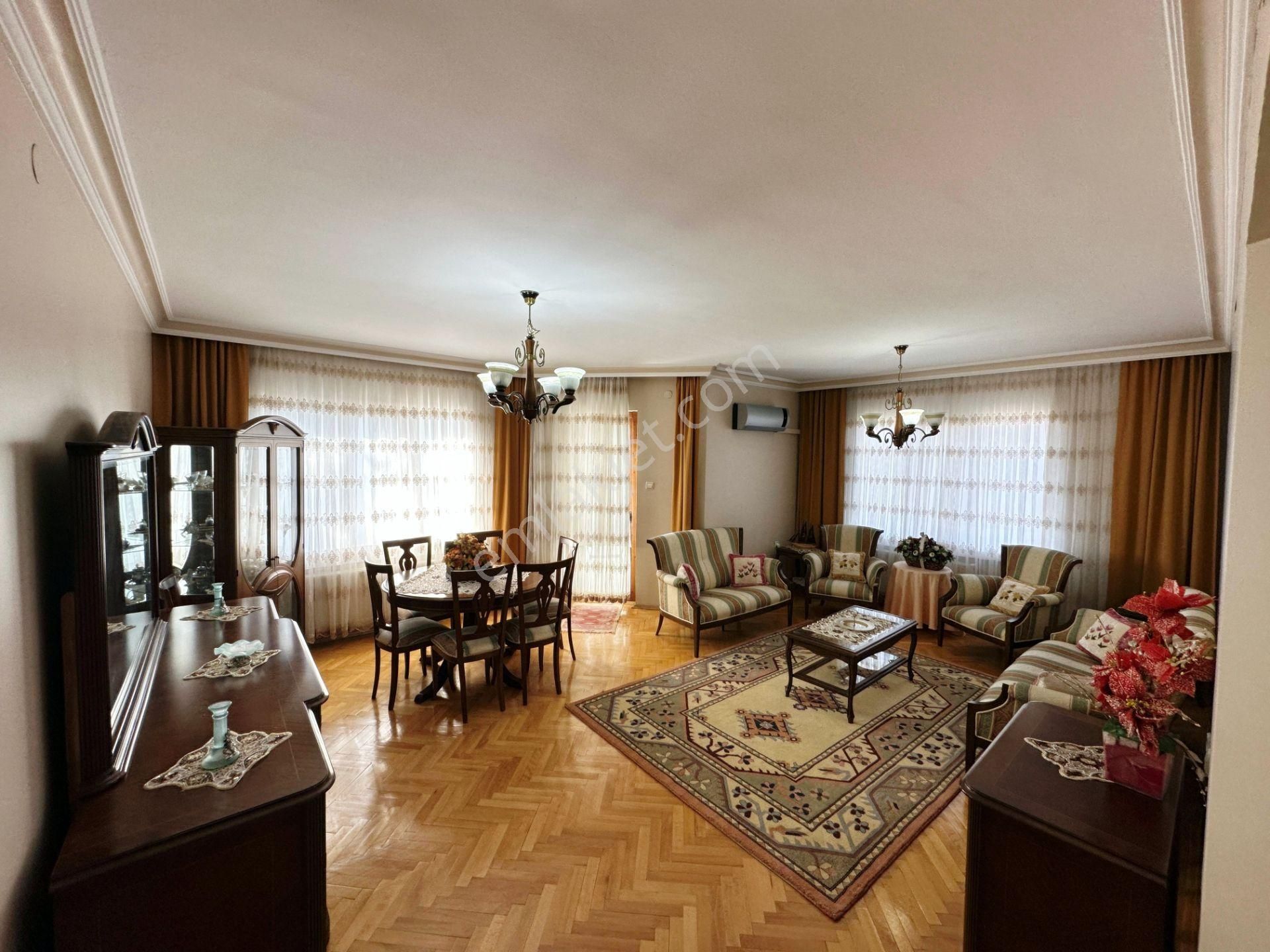 Barış Yolu'na Yakın Ankara Manzaralı Eşyalı 3+1 Geniş Daire