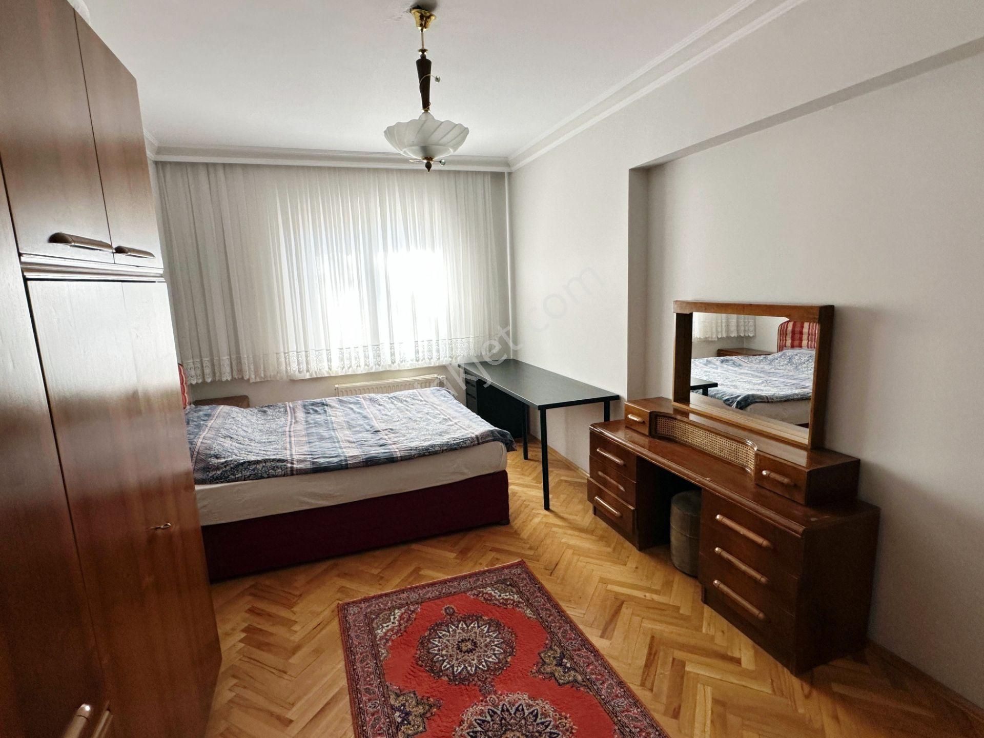 Barış Yolu'na Yakın Ankara Manzaralı Eşyalı 3+1 Geniş Daire - Görsel 23