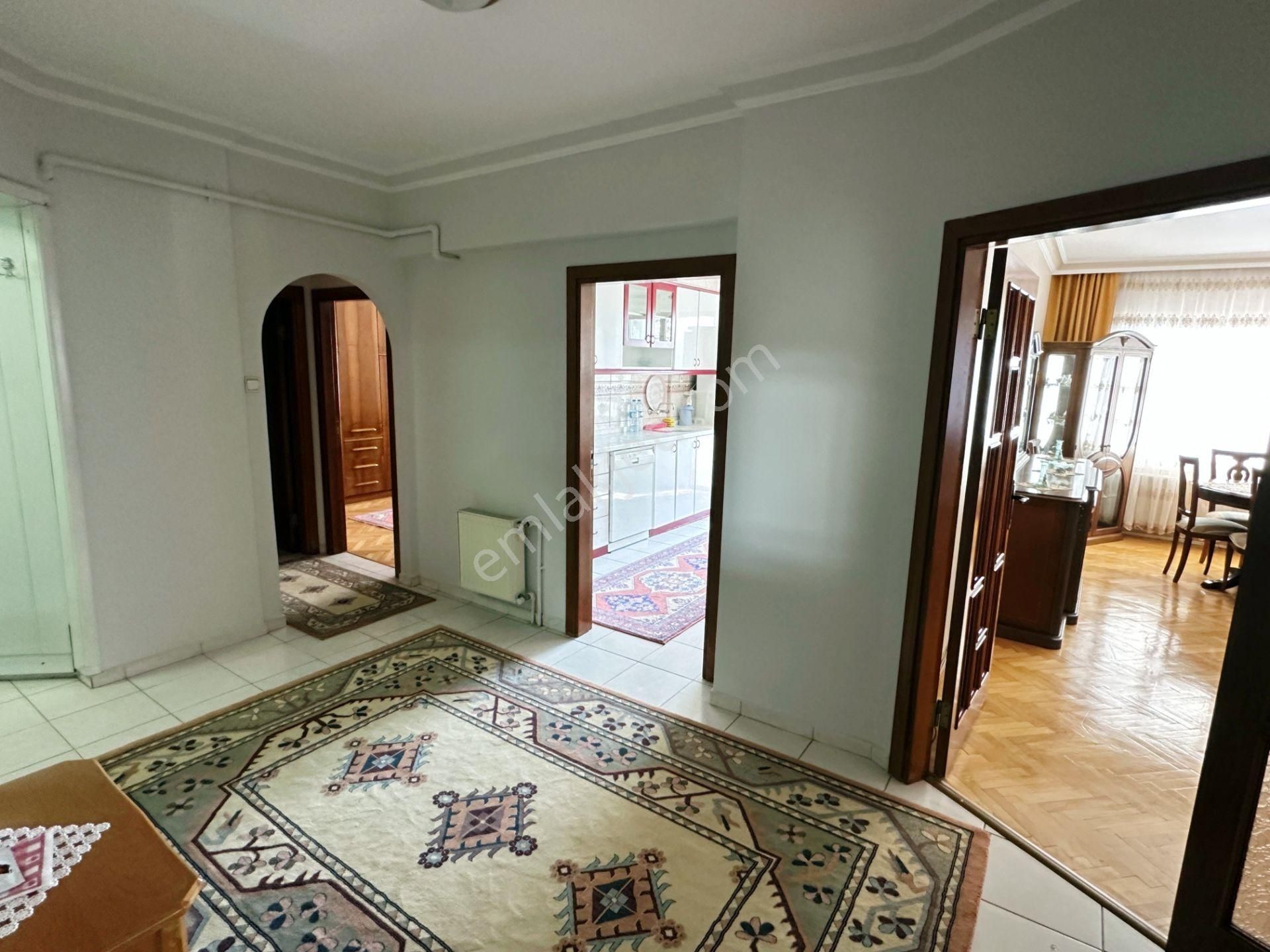 Barış Yolu'na Yakın Ankara Manzaralı Eşyalı 3+1 Geniş Daire - Görsel 21