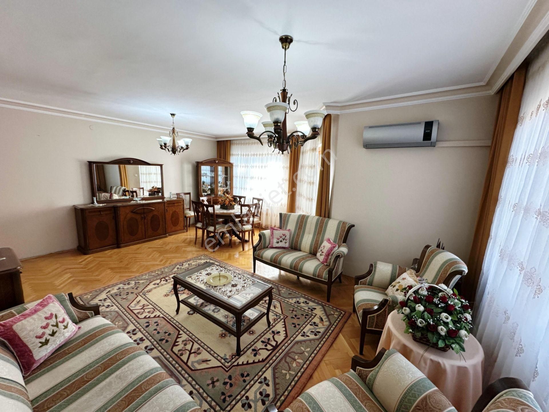 Barış Yolu'na Yakın Ankara Manzaralı Eşyalı 3+1 Geniş Daire - Görsel 12