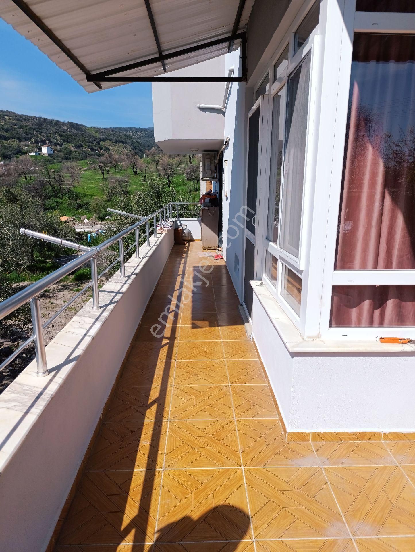 Denize 200 M – Çandarlı’da Bahçeli Eşyalı 1+1 Kiralık Daire - Görsel 2