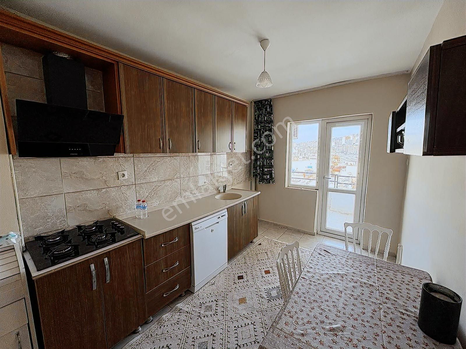 Kuşadası Satılık 3+1 Fırsat Daire - Görsel 5