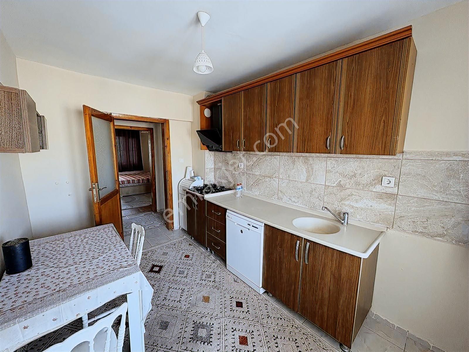 Kuşadası Satılık 3+1 Fırsat Daire - Görsel 13