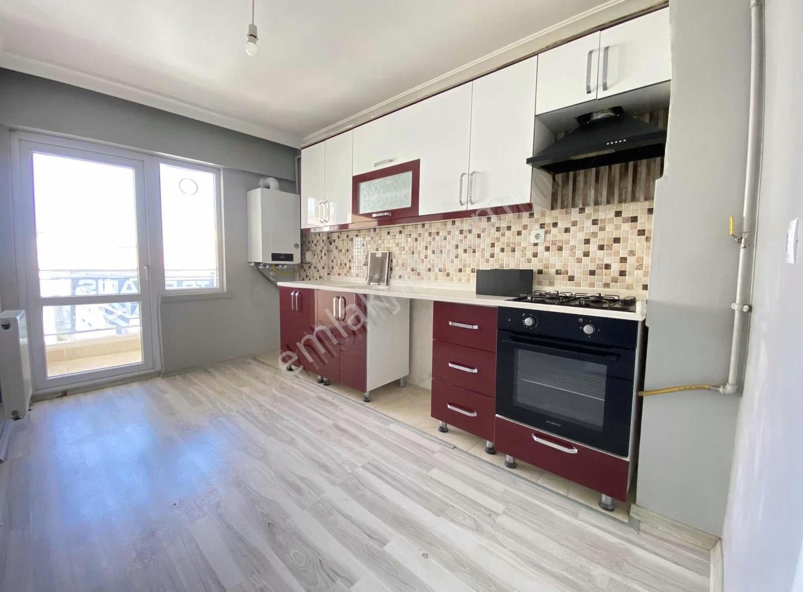 Meta'dan Hocalı Caddesi Yakınında 3+1 Daire - Görsel 4