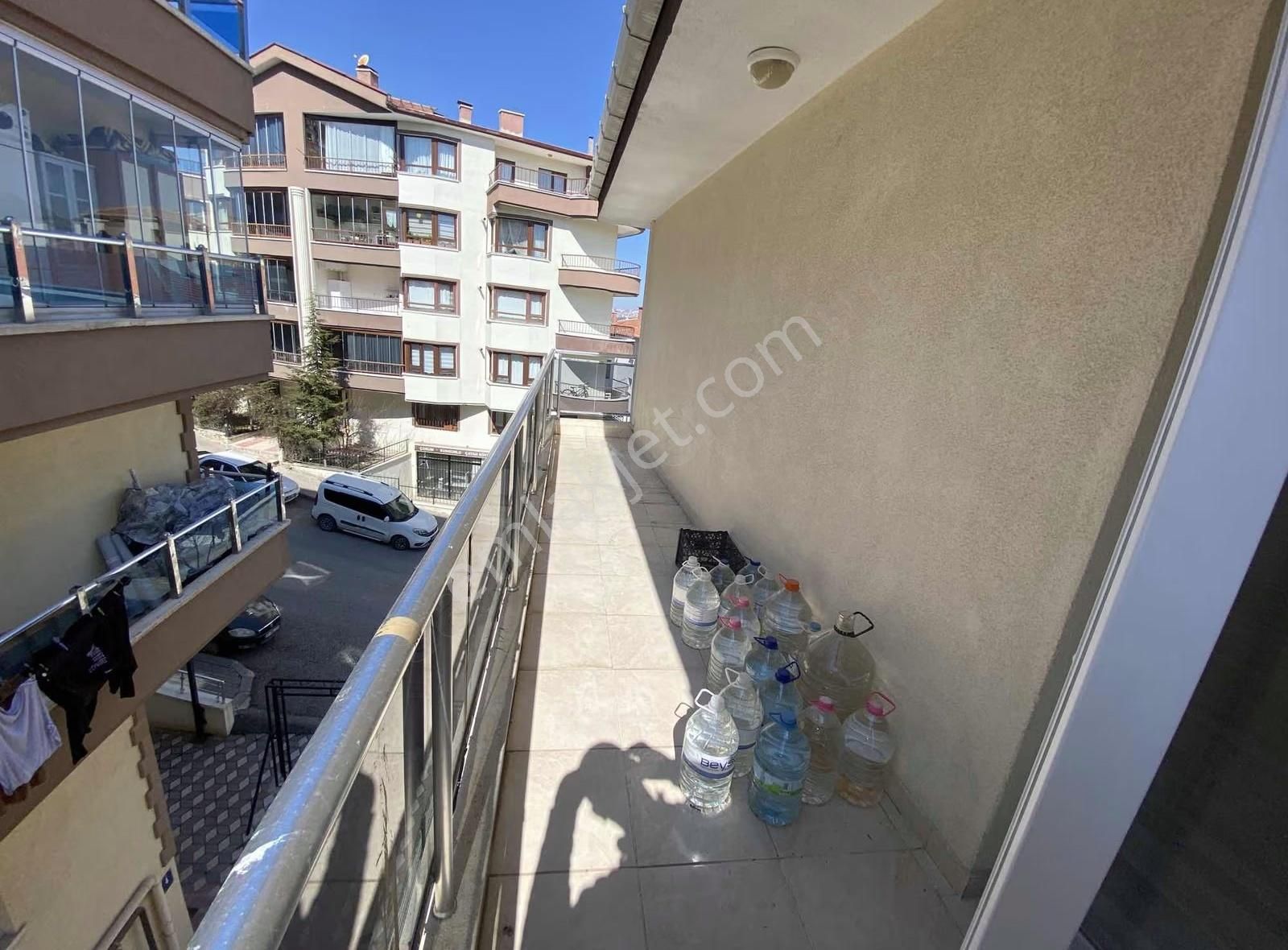 Meta'dan Hocalı Caddesi Yakınında 3+1 Daire - Görsel 19