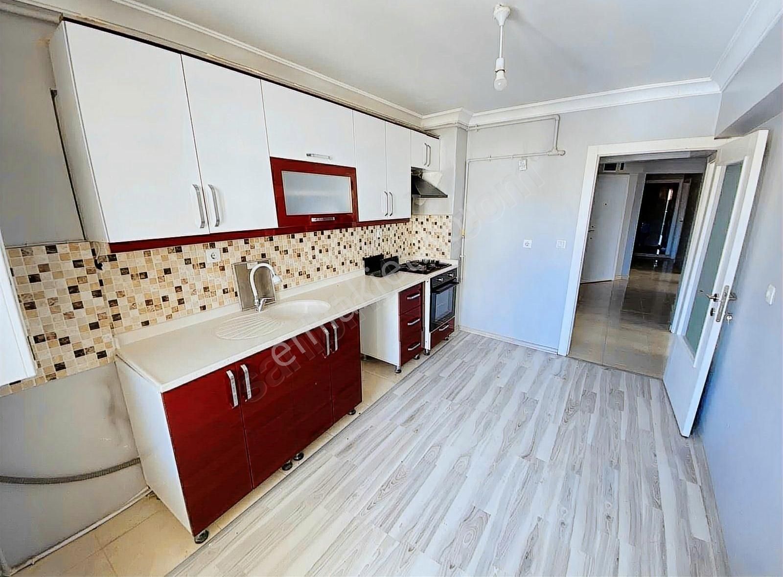 Meta'dan Hocalı Caddesi Yakınında 3+1 Daire - Görsel 21