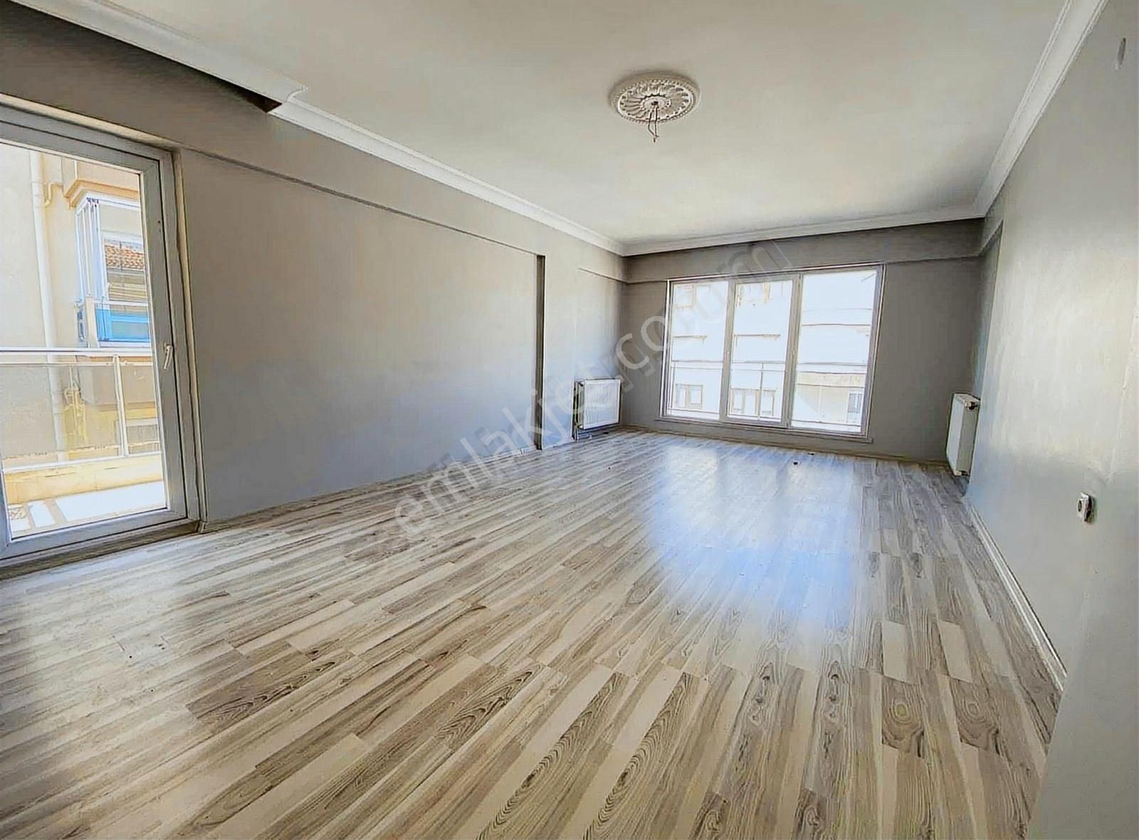 Meta'dan Hocalı Caddesi Yakınında 3+1 Daire - Görsel 18