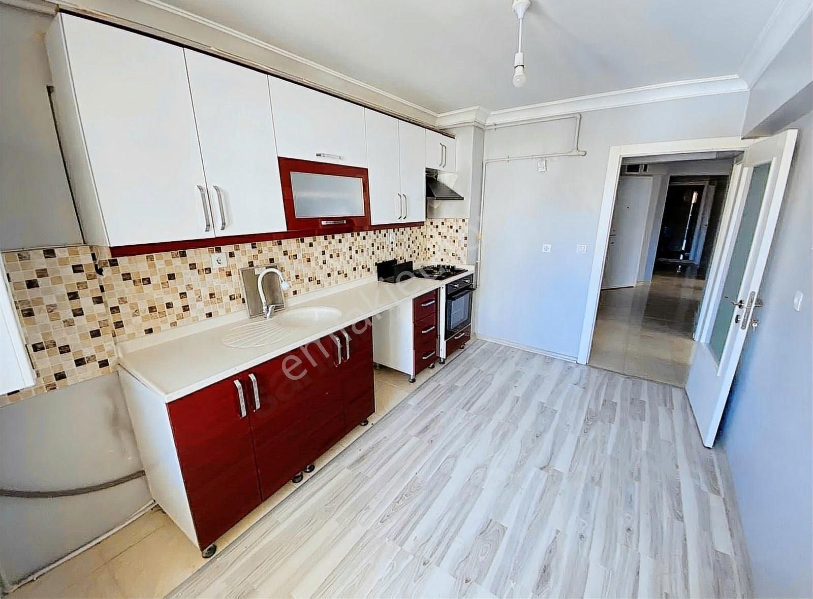 Meta'dan Hocalı Caddesi Yakınında 3+1 Daire - Görsel 17