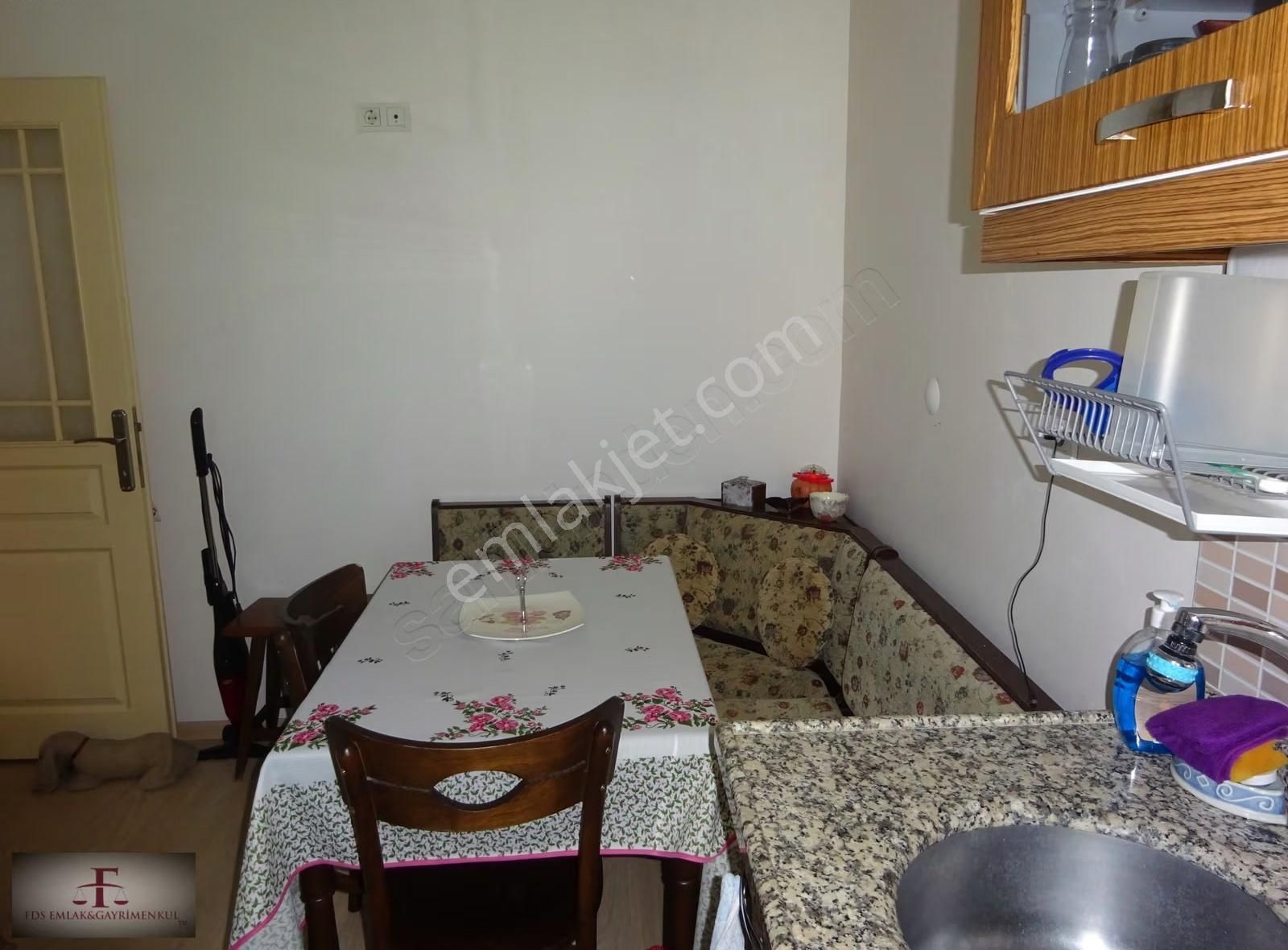 B.evler Yenibosna Çobançeşme Mah.satılık Otoparklı 2+1 Daire - Görsel 19