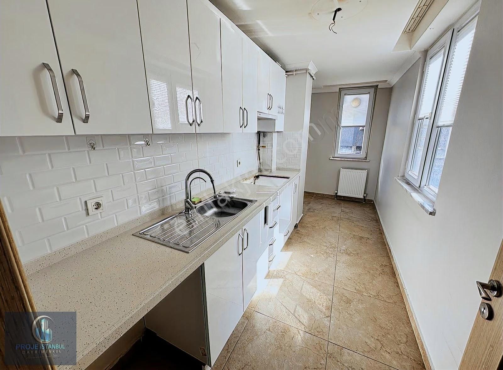 Sultanbeyli Mimar Sinan'da Yeni Binada Asansörlü Otoparklı 2+1 - Görsel 4