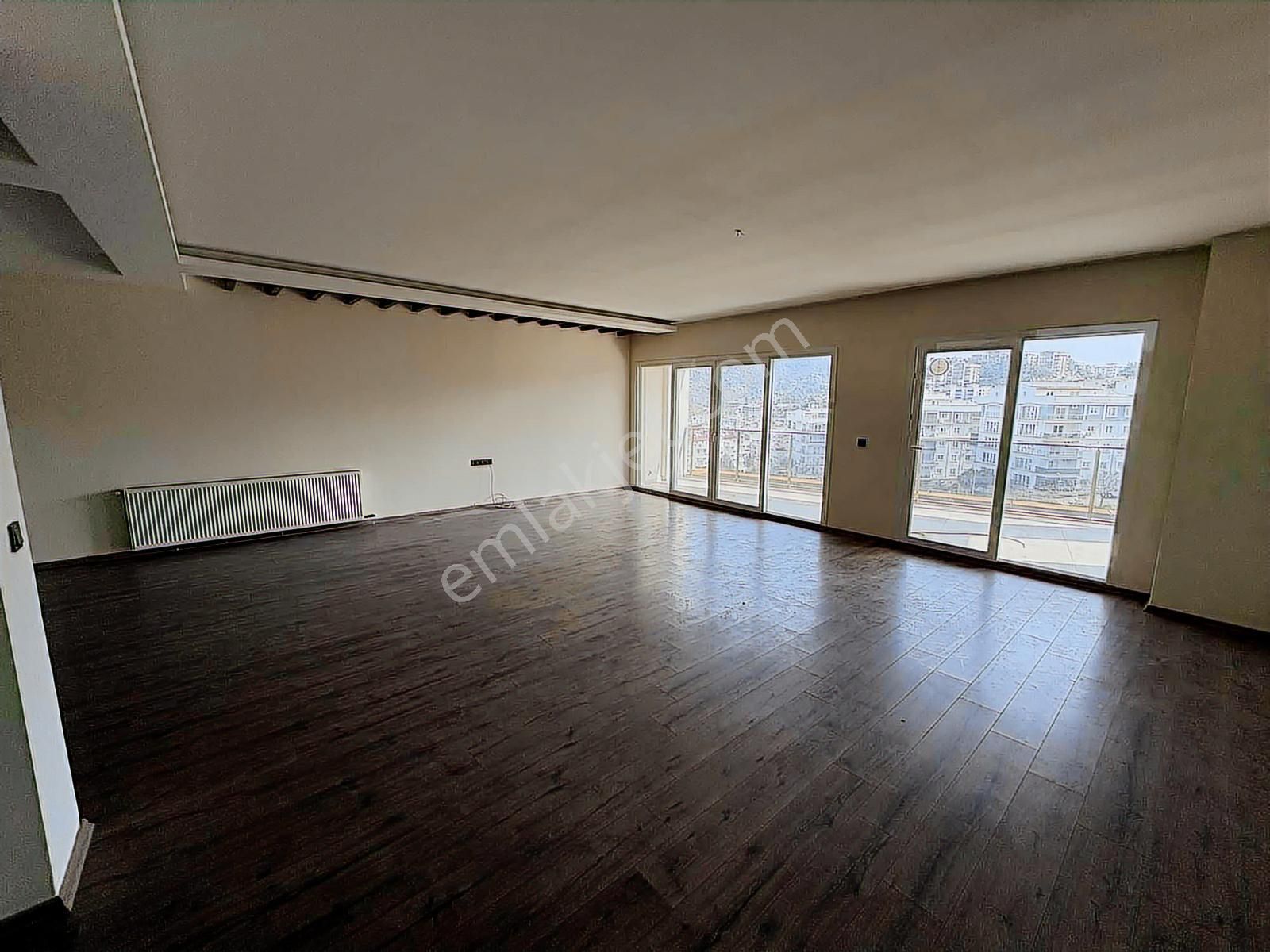 Kuşadası Satılık 4+1 Çatı Dubleks