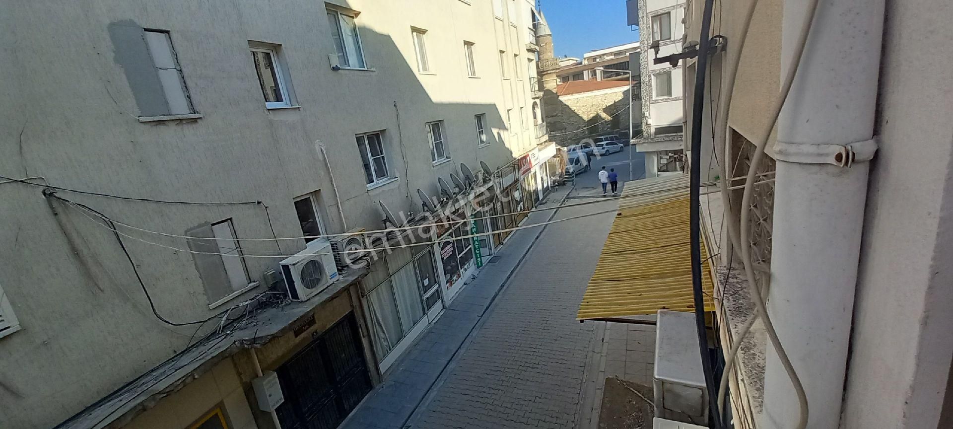 Söke Yenicami Mahallesinde Çarsiya Yakin Masrafsiz 2+1 Daire - Görsel 3