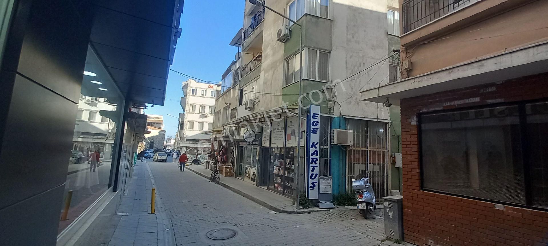 Söke Yenicami Mahallesinde Çarsiya Yakin Masrafsiz 2+1 Daire