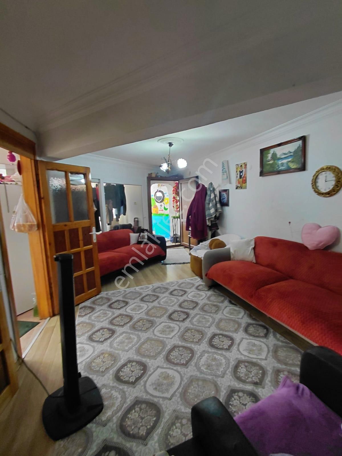 Pulat Emlaktan Üzümcü Okulu Yakını 1+1 Yatırımlık Satılık Daire