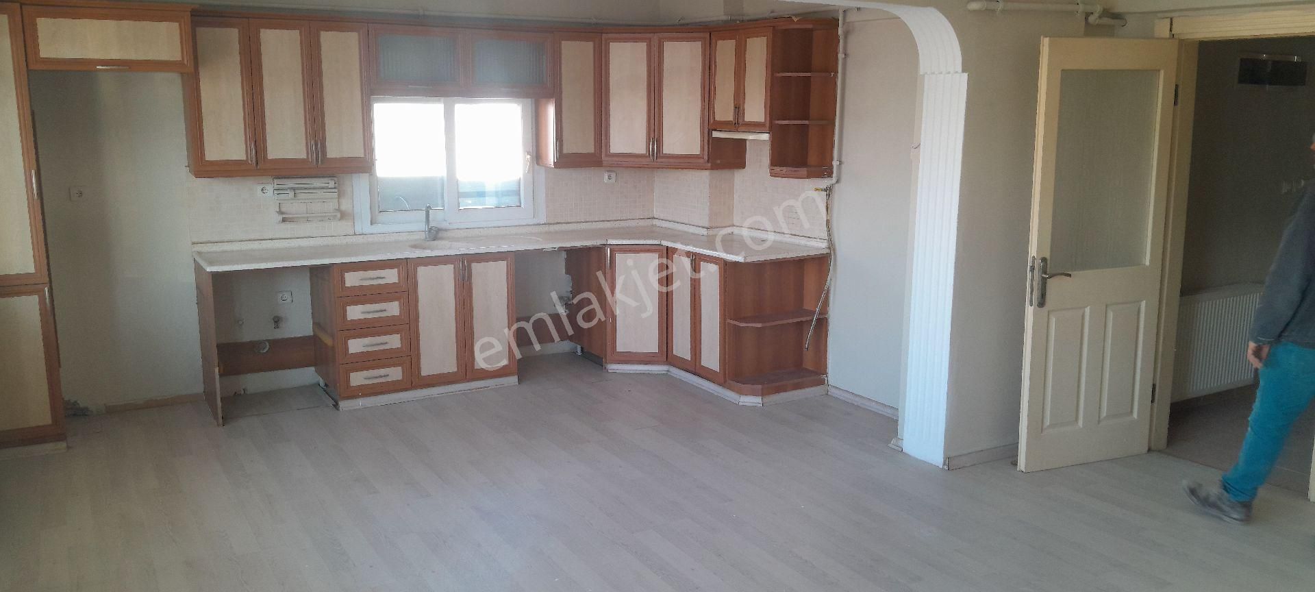 Torbalı Muratbeyde 130 M² 3+1 Kiralık