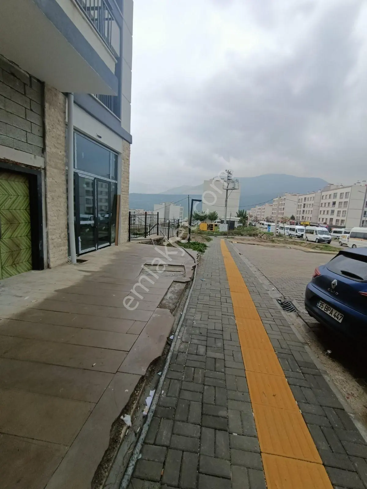 Hem Cadde Hem Park Cepheli! Kiralık 2 Katlı Köşe Dükkan
