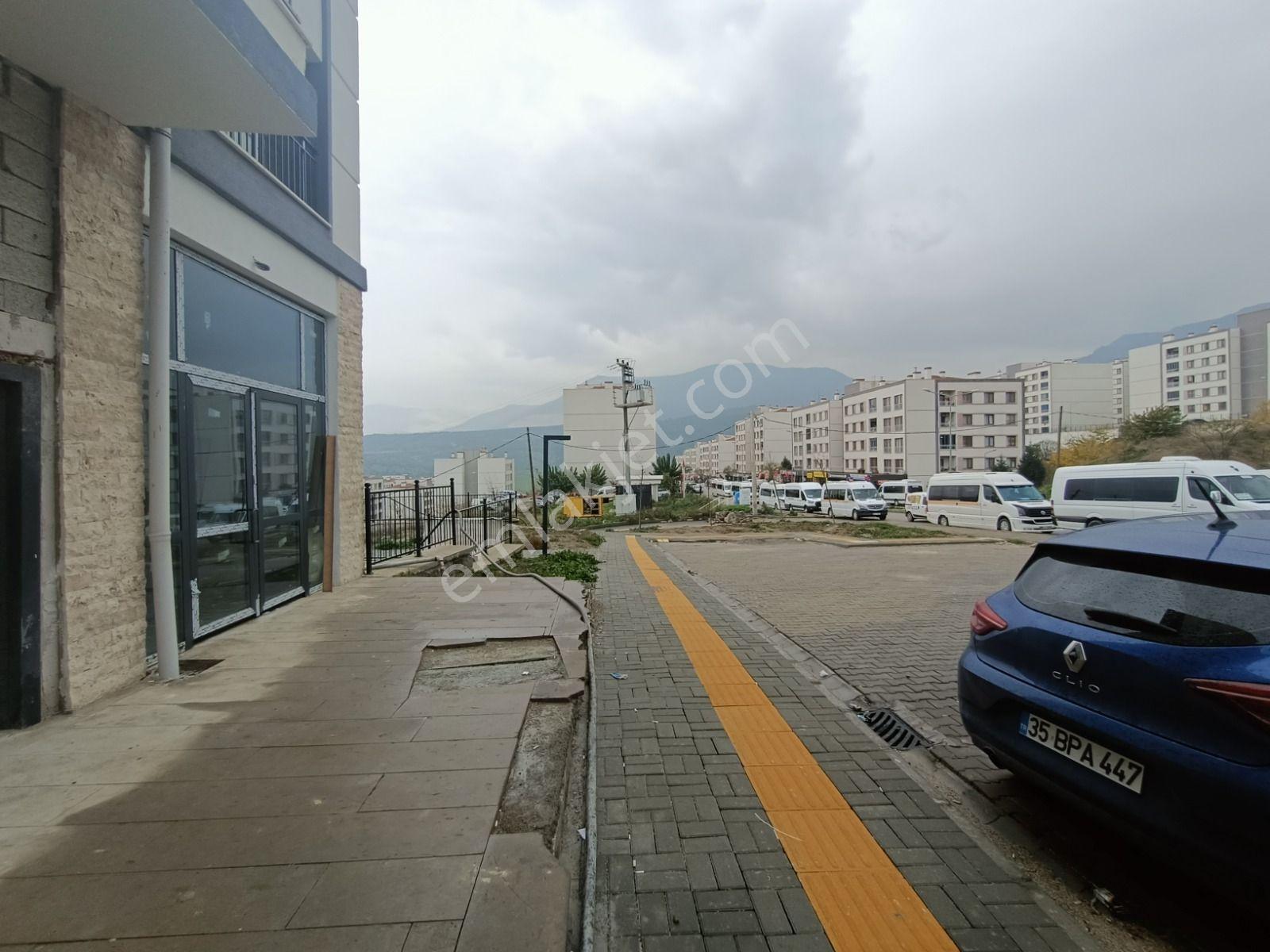 Hem Cadde Hem Park Cepheli! Kiralık 2 Katlı Köşe Dükkan - Görsel 4