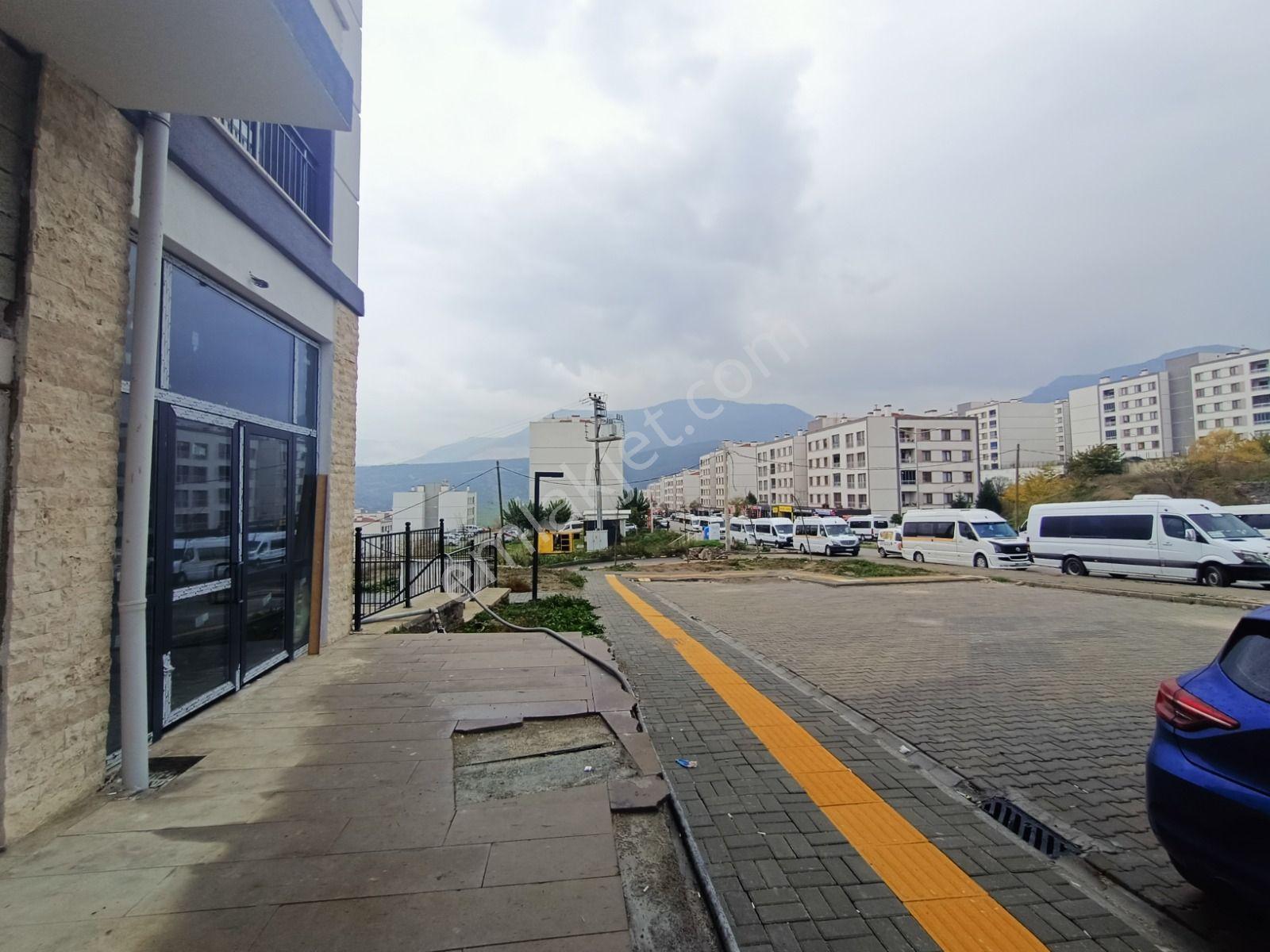 Hem Cadde Hem Park Cepheli! Kiralık 2 Katlı Köşe Dükkan - Görsel 3