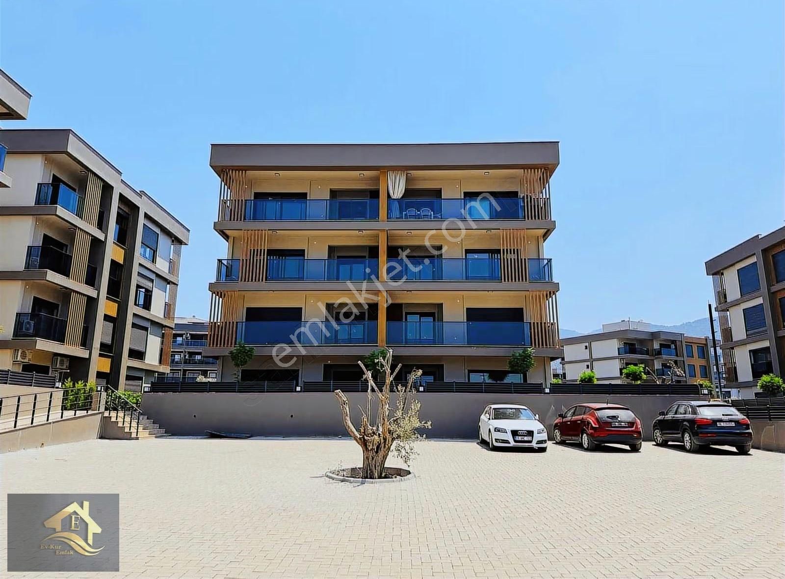 Davutlar'ın En Güzel Sitesinde 100m2 Satılık 2+1 Daire - Görsel 2