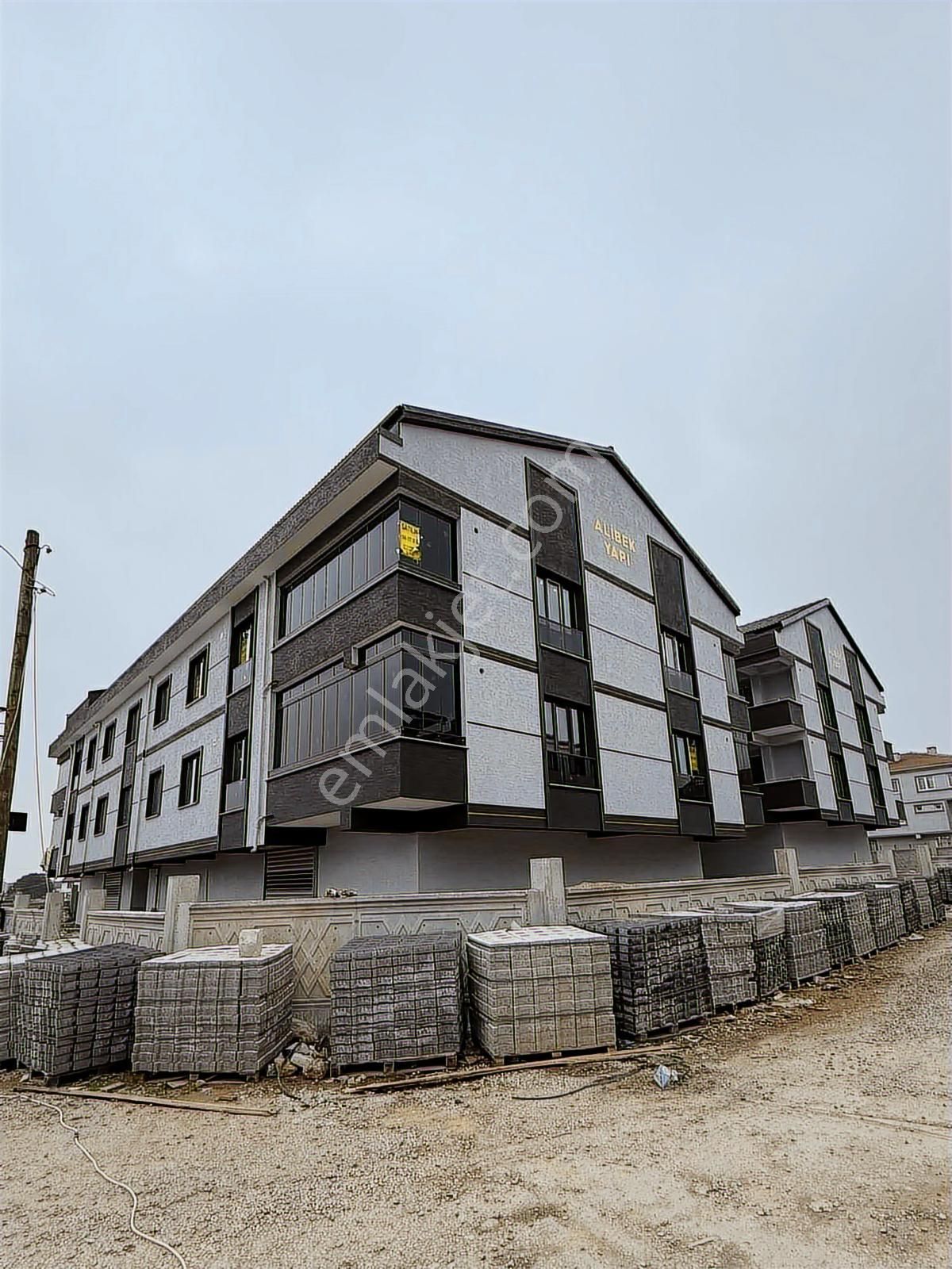 Akhisar Mahallesinde Satılık Sıfır Lüks 3+1 Daireler