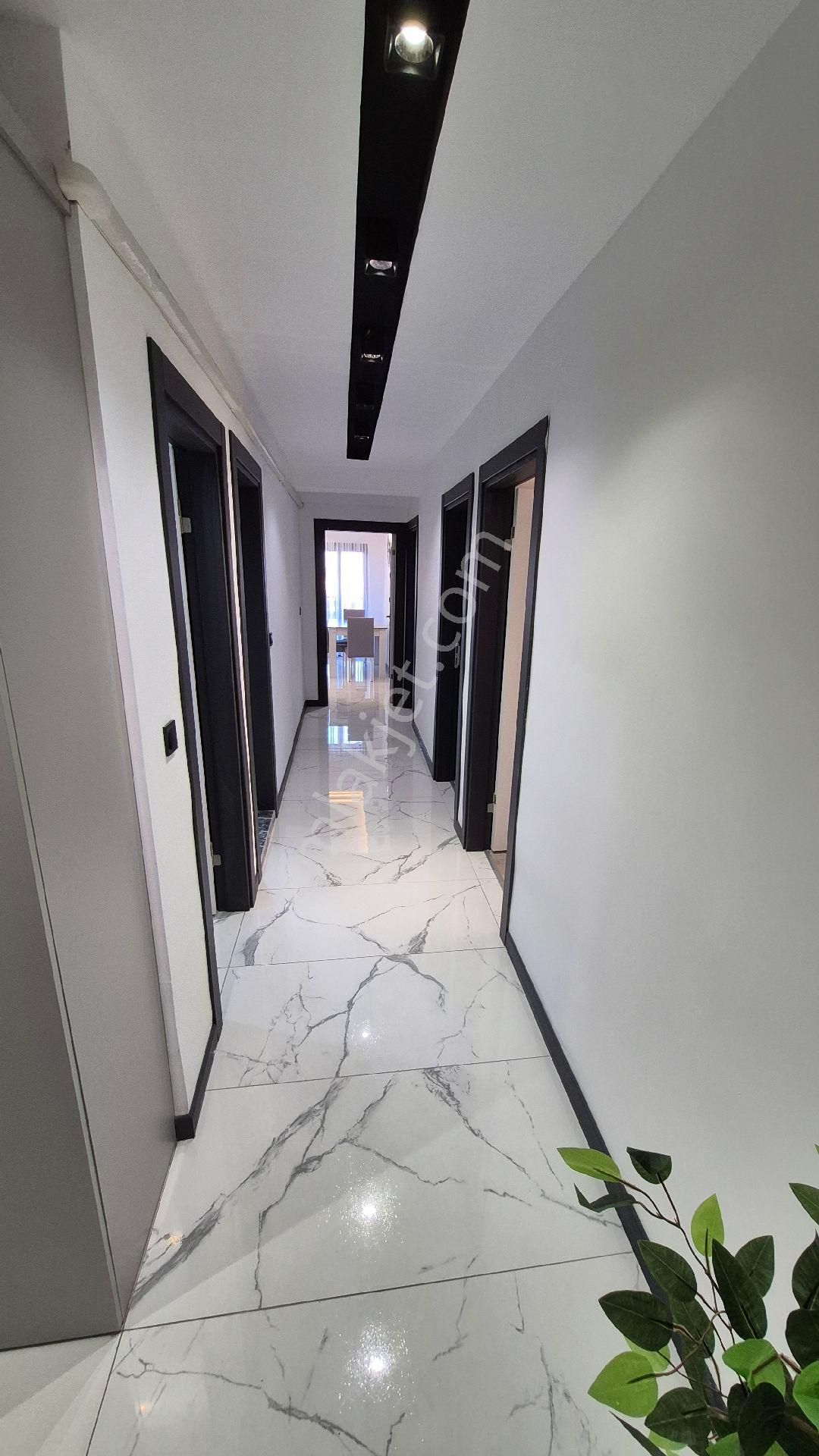 Havuzlu Sitede Geniş 2+1 Eşyalı Lüx Tasarımlı Kiralık Daire - Görsel 6