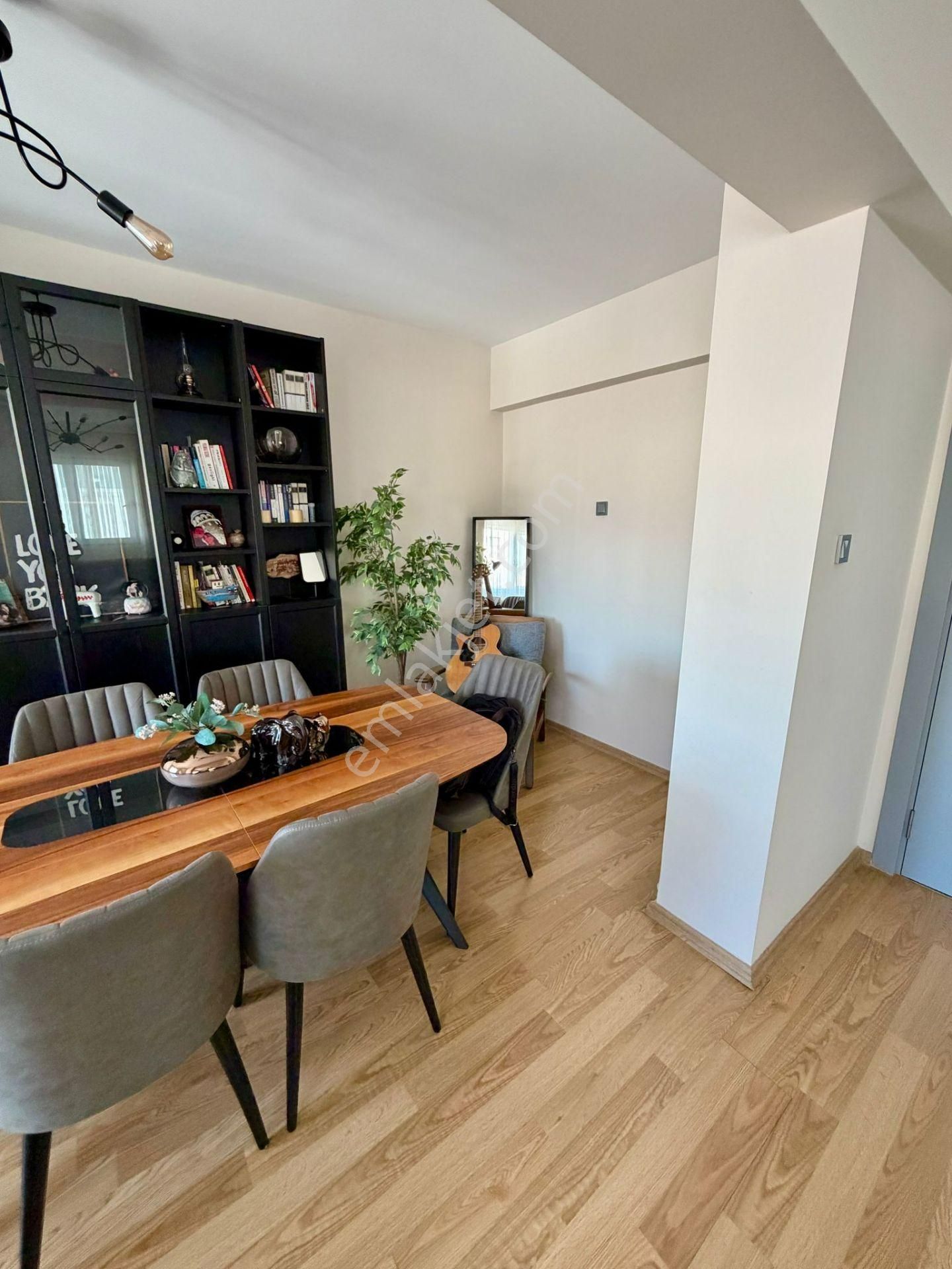 Adnan Süvari'de Özel Dekorasyonlu Şık 2+1 D.gazlı Otoparklı Kiralık Daire - Görsel 3