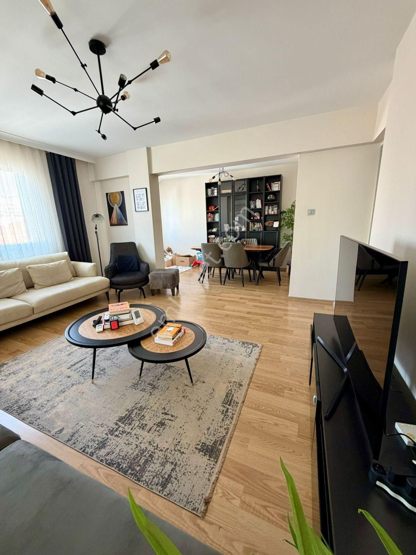 Adnan Süvari'de Özel Dekorasyonlu Şık 2+1 D.gazlı Otoparklı Kiralık Daire - Görsel 5