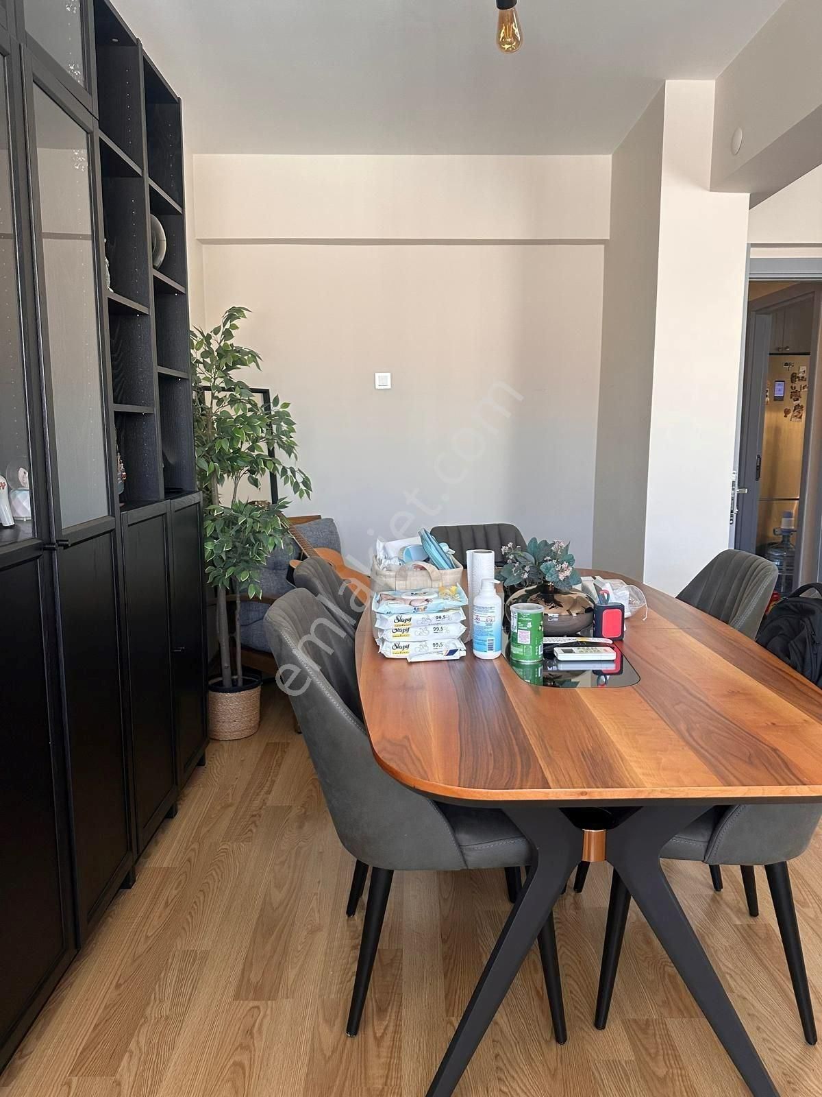 Adnan Süvari'de Yenilenmiş 2+1 Kiralık Daire, Otoparklı - Görsel 11