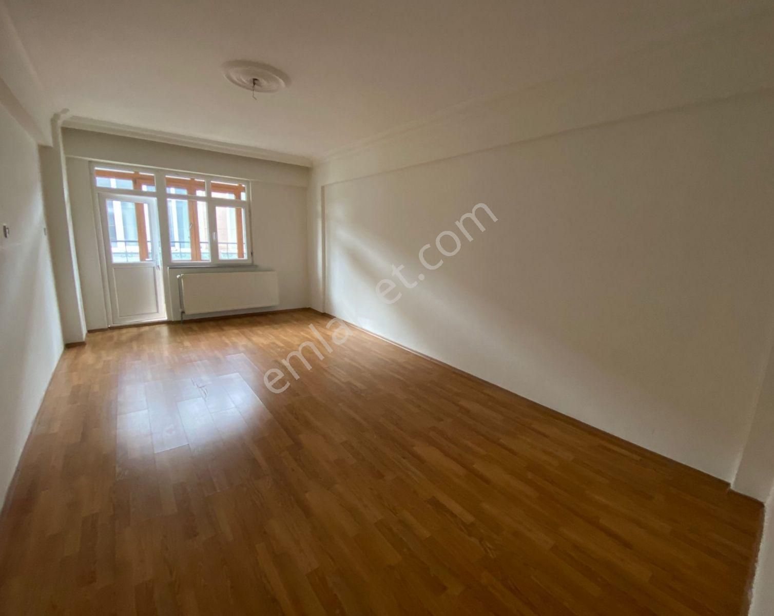 Lerox Uçardan Okullar Bölgesinde Satılık Geniş Daire - Görsel 9