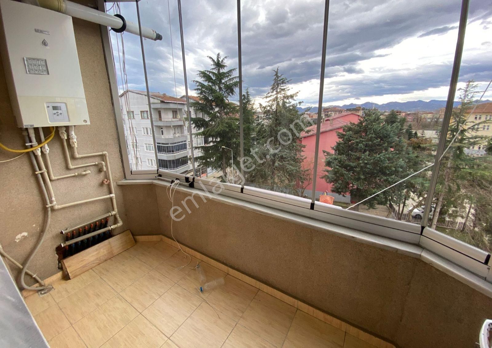 Lerox Uçardan Okullar Bölgesinde Satılık Geniş Daire - Görsel 3