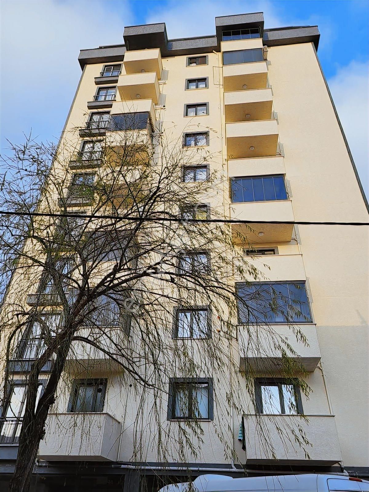 Koruemlaktansatılık 3+1 Cam Balkonlukapalı Otoparklıfırsat Daire