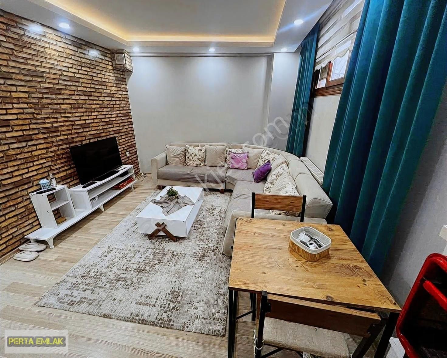 Cadde Üstü 1+1 Bahçe Katı Bahçeli Eşyalı Yüksek Kira Getirili