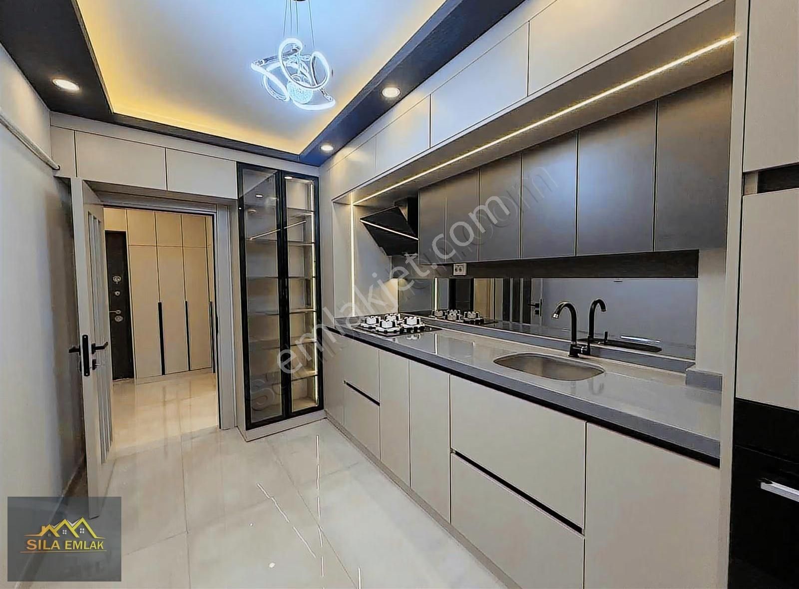 Ahi Evran Mh. Site İçi Otoparklı Bağımsız Ön Cephe Ara Kat Daire