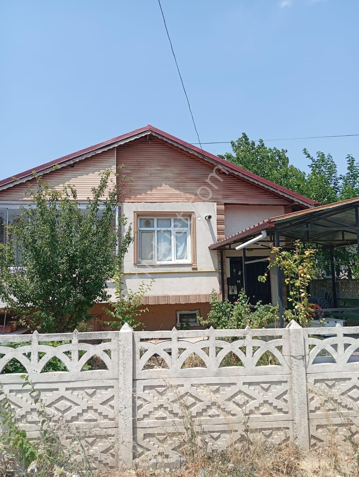 Geyve Tepecikler Mahallesi Eşyalı Müstakil Ev
