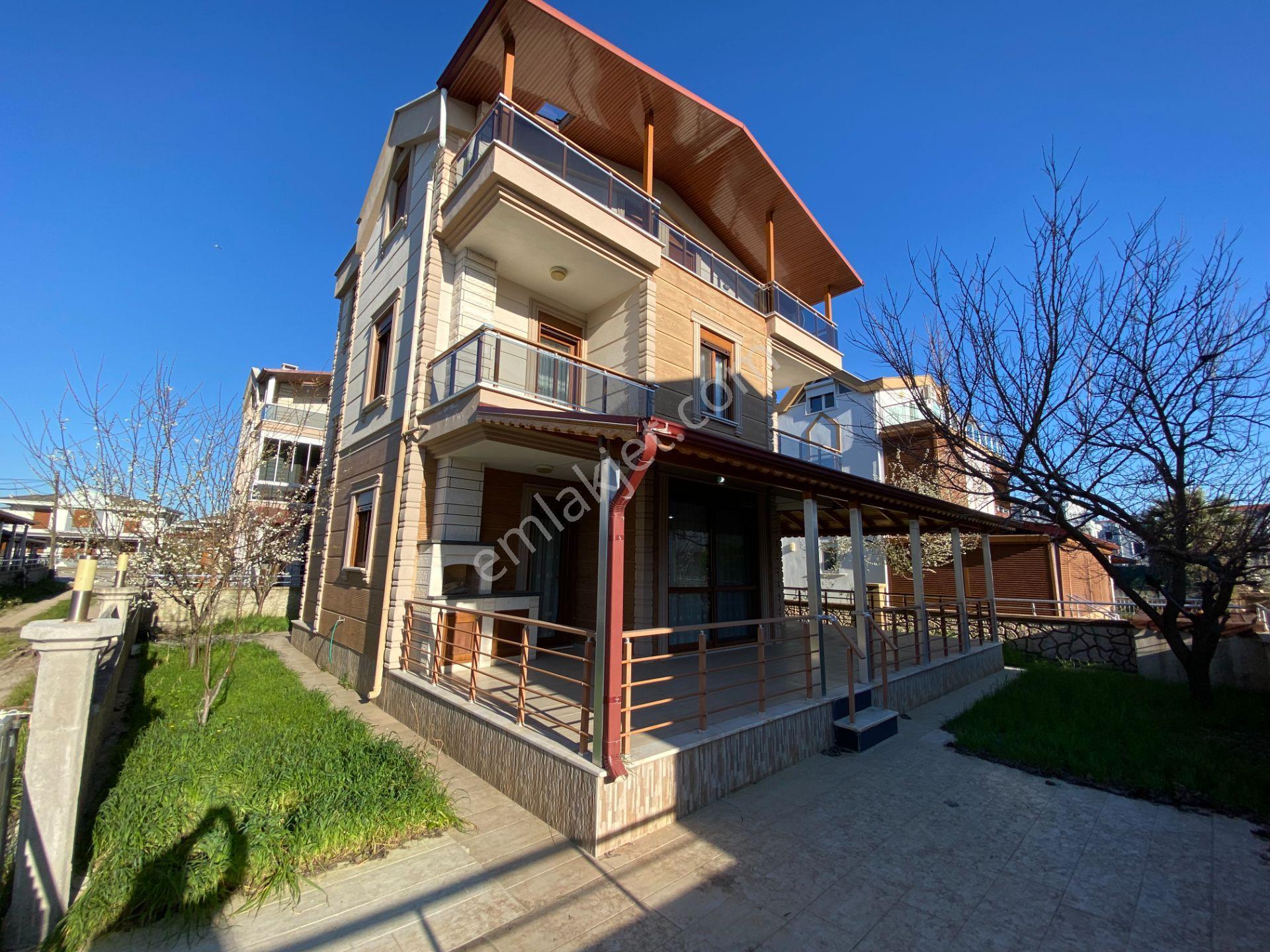 Ayvalık Altınova Yorgun'da Satılık Eşyalı 5+1 Villa - Görsel 2