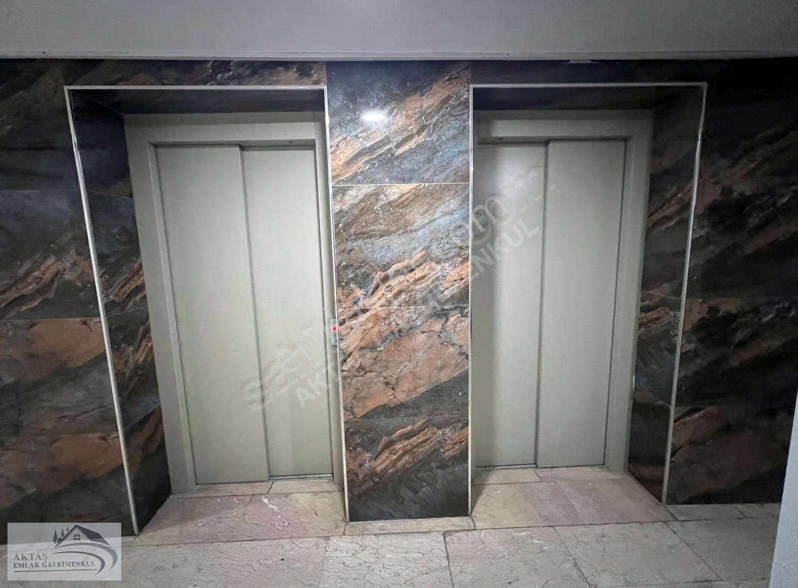 Cumhuriyet Mh. Merkezi Konumda Lüks 3+1 İskanlı Daire - Görsel 12