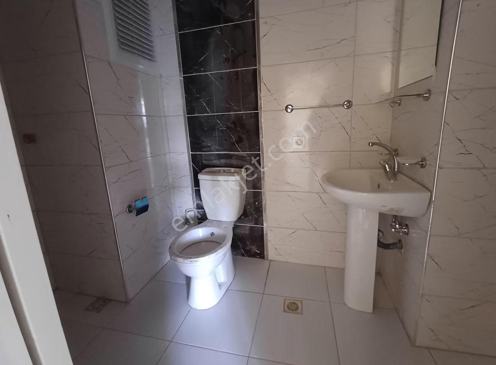 Doğru Emlaktan Arakat 2+1 Üç Cephe Üç Balkon Ferah Kiralık Daire - Görsel 16