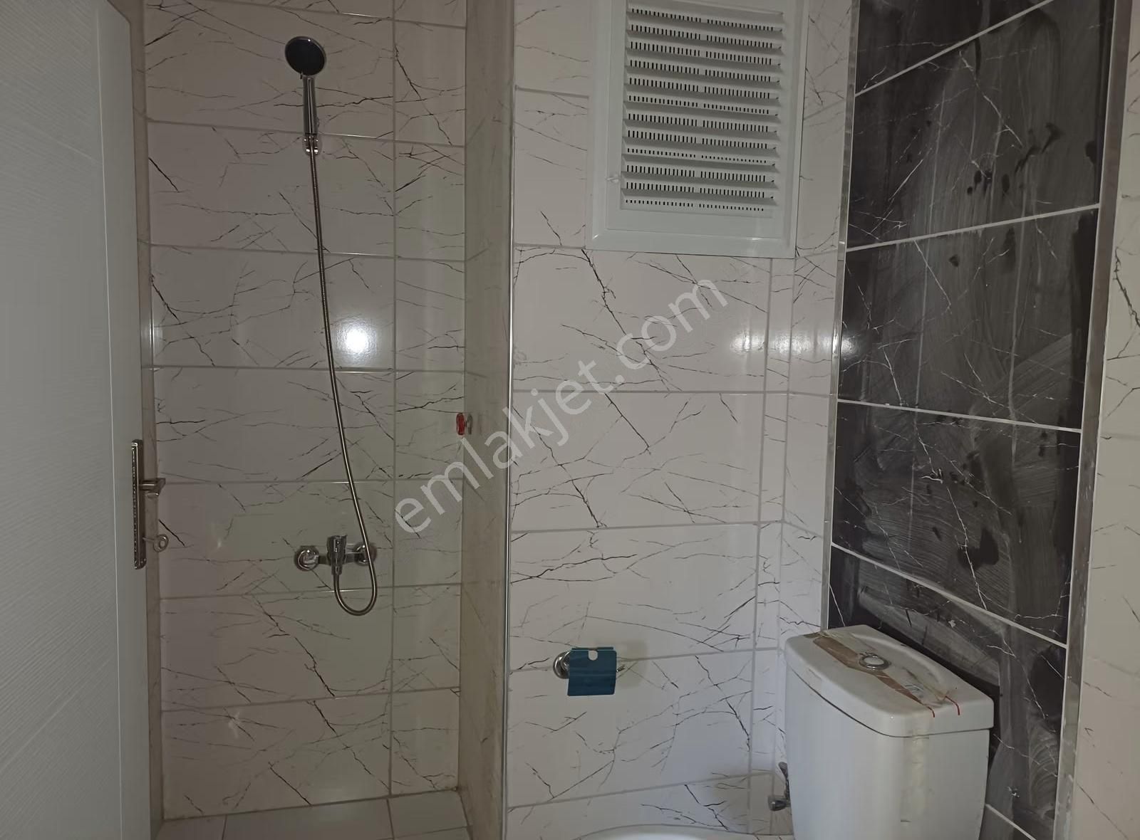 Doğru Emlaktan Arakat 2+1 Üç Cephe Üç Balkon Ferah Kiralık Daire - Görsel 3