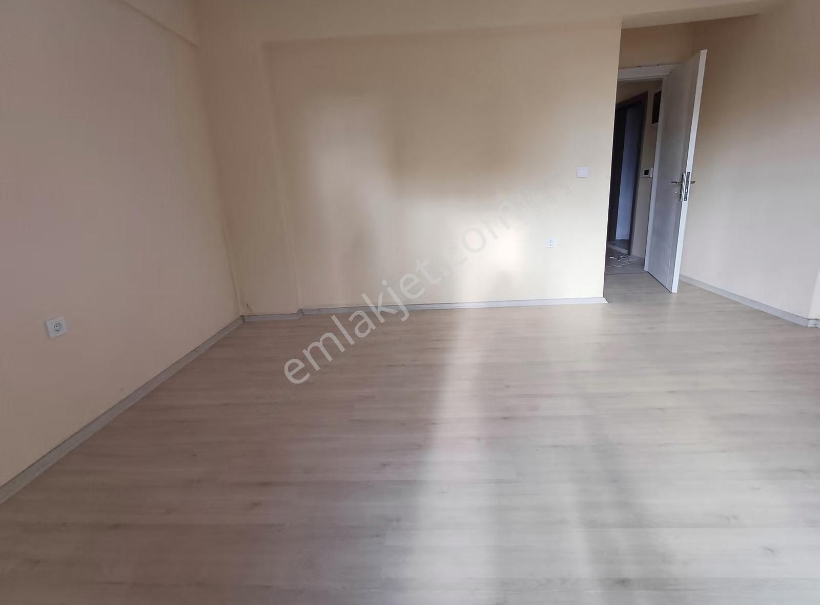 Doğru Emlaktan Arakat 2+1 Üç Cephe Üç Balkon Ferah Kiralık Daire - Görsel 2